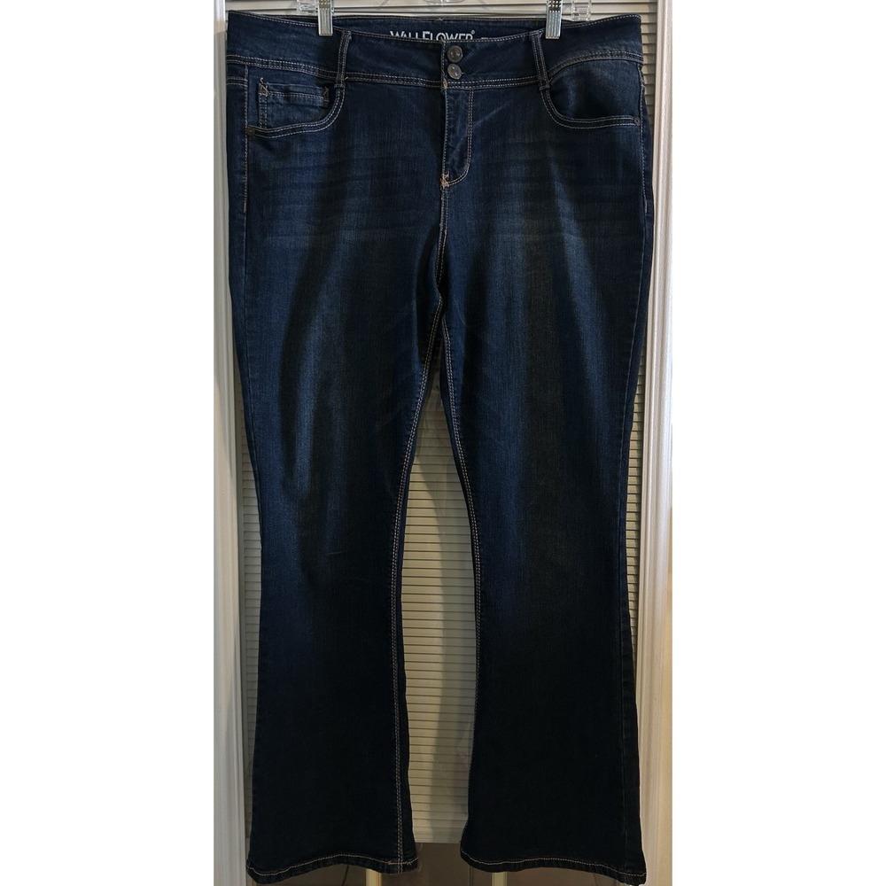 Wallflower The Luscious Curvy Fit Bootcut Jeans Size 17 Reg Mid High‎ Rise